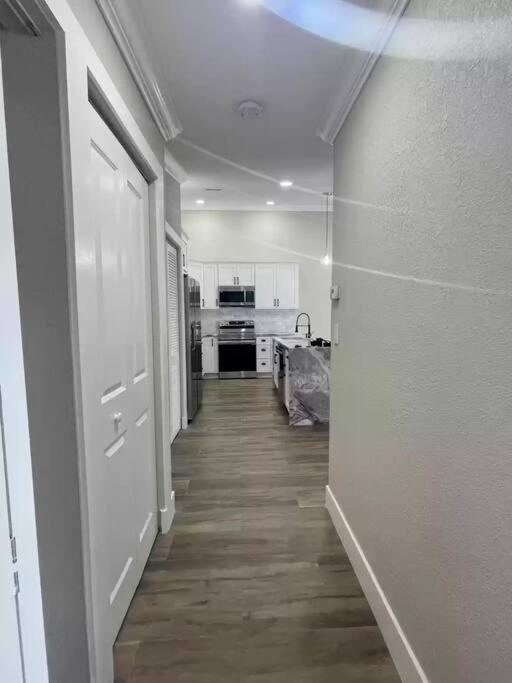Alluring Luxury Oasis, Modern Comfort & Relaxation Wellington Exterior foto