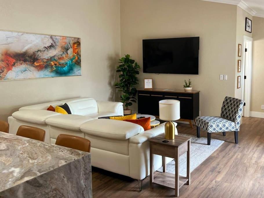 Alluring Luxury Oasis, Modern Comfort & Relaxation Wellington Exterior foto