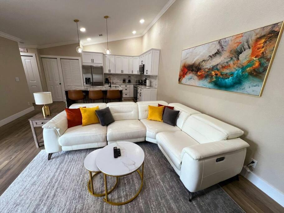 Alluring Luxury Oasis, Modern Comfort & Relaxation Wellington Exterior foto